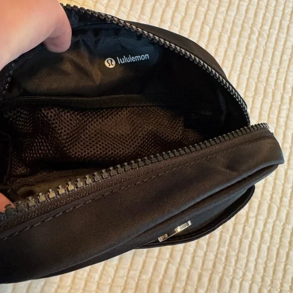 lululemon Mini Go Getter Pouch - Picture 4 of 6
